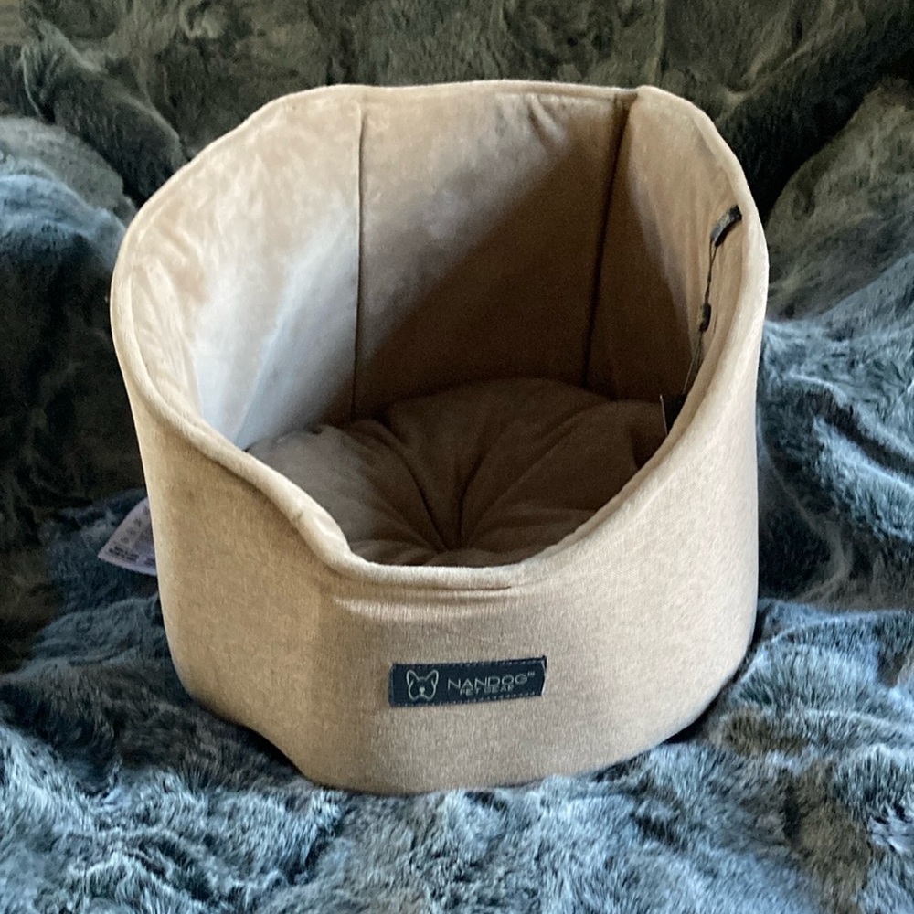 NANDOG Pet Gear • NWT • SMALL Cat/Dog Bed • Reversible • Removable Cushion